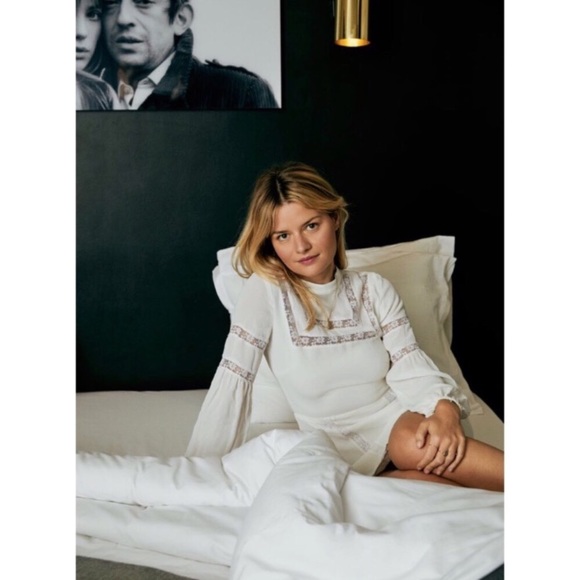 Reformation Dresses & Skirts - HOST PICK Reformation Petites Sachi Dress in ivory